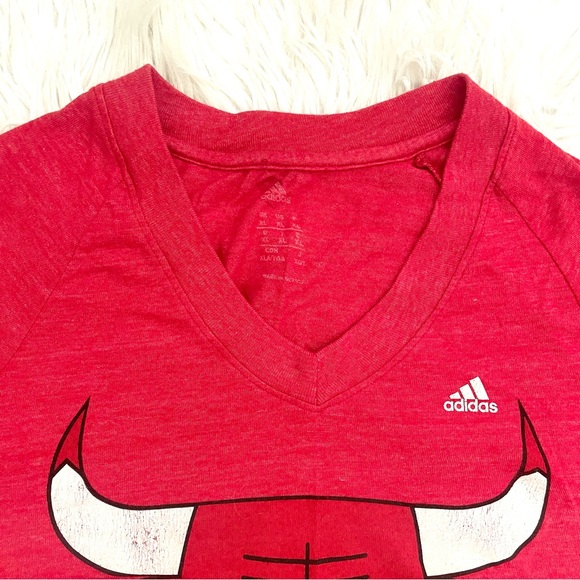 Adidas | Fitted Chicago Bulls Tee Shirt Top women’s XL - Picture 3 of 10